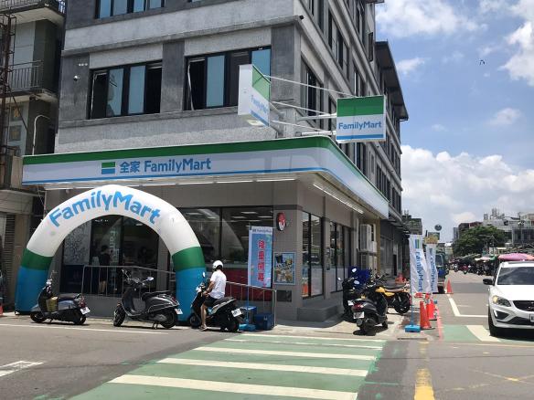 全家便利商店-龍潭東龍店（夜班）