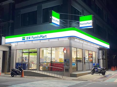 全家便利商店-龍潭東龍店（夜班）