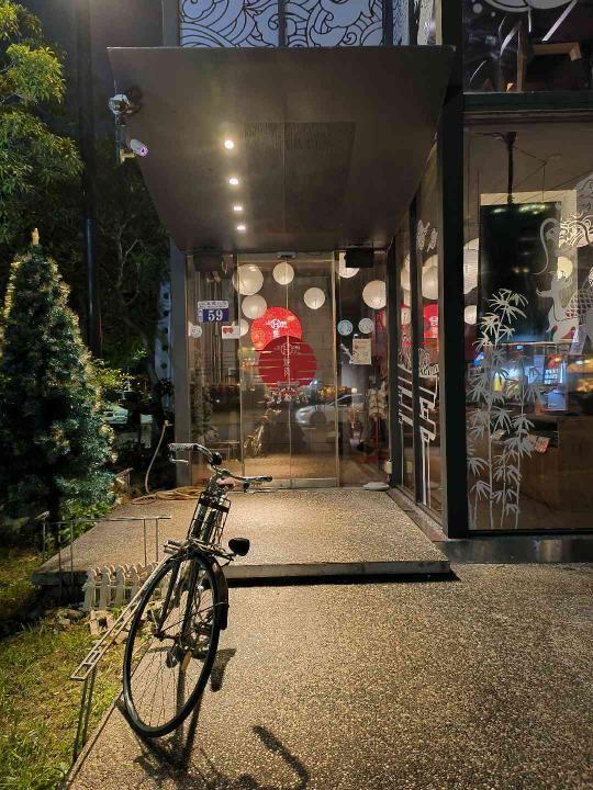 西區美術館燒肉吃到飽-外場工讀生