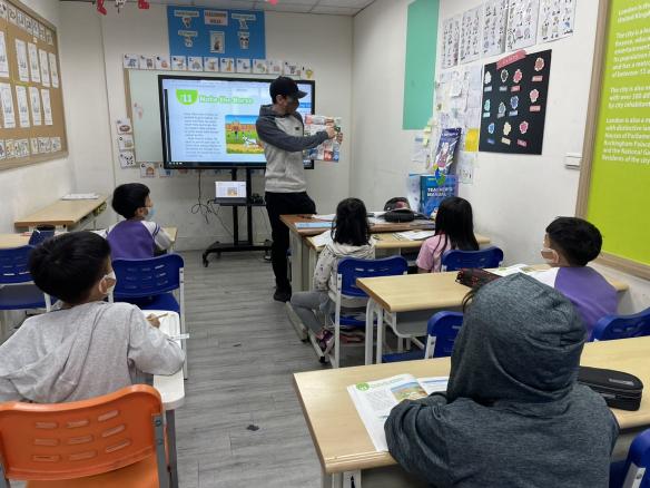 英文課輔助教