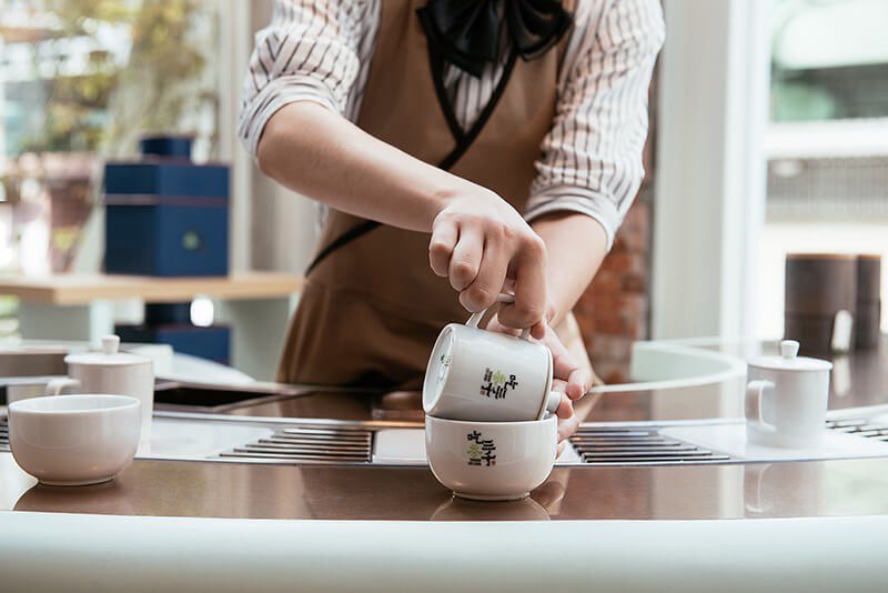 🧋茶飲界精品【吃茶三千】誠徵長期計時夥伴 #時薪最高240 #彈性排班 #無經驗可 #現金券等你來領!🫵