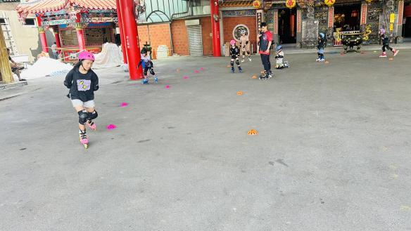 直排輪教練、助教
