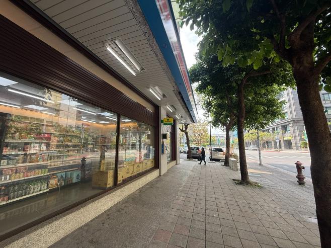 萊爾富北市金龍店急徵中班