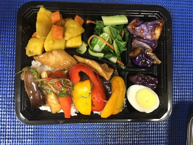 【品牌介紹】紅葉食品行在梧棲院區經營超過20年 各種中式美食現炒料理，口味道地深得消費者喜愛 【產品服務】梧棲童綜合醫院B2美食街紅葉美食現炒在院區服務超過20年，經濟實惠的日常餐點.. 服務的對象為院內所有同仁、醫生，護理人員，住院患者，家屬，...