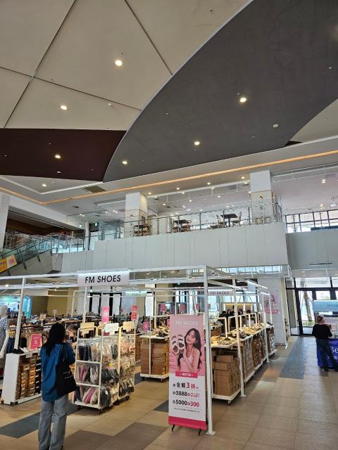FMshoes高雄夢時代鞋類快閃櫃PT人員