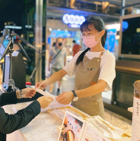 百貨銷售人員（世貿二館6/20-8/31）