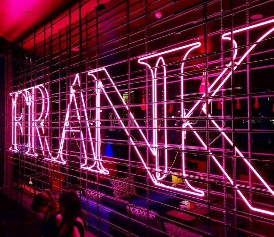 Frank 台中誠徵領檯接待人員