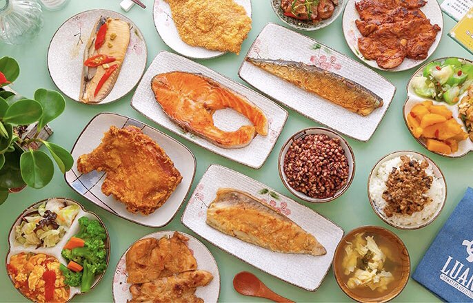 餐廳外場服務生（暑期工讀，時薪190元）
