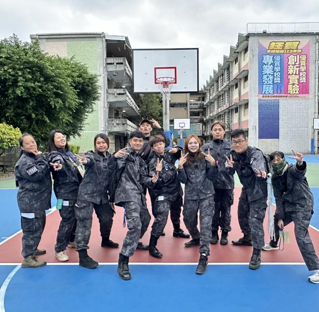 活動人員、領隊、團康人員、導遊、露營教練