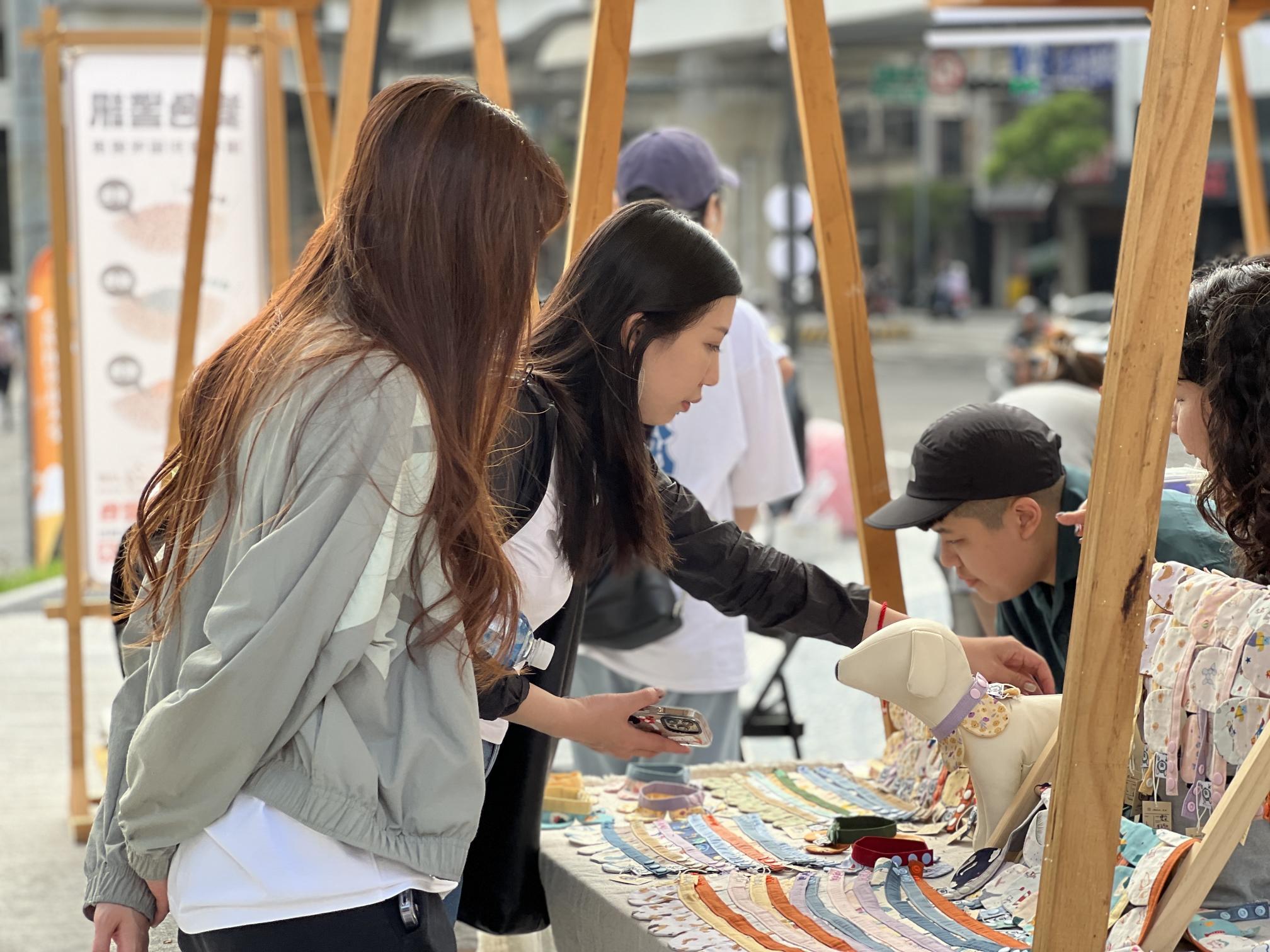 【毛孩的彩虹天堂】。７月台中毛孩模市，寵物市集工作夥伴招募、進撤場搬運人員招募